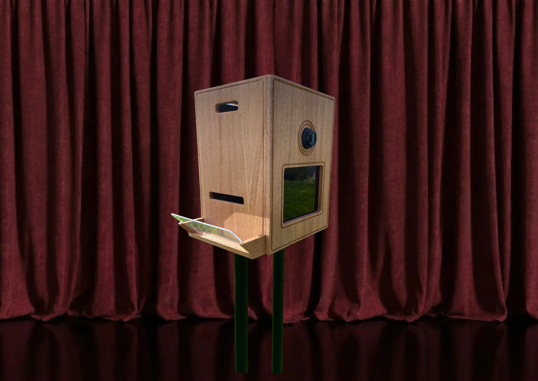 Borne Koadbooth Original de trois quarts, écran tactile et fente de sortie des tirages visibles